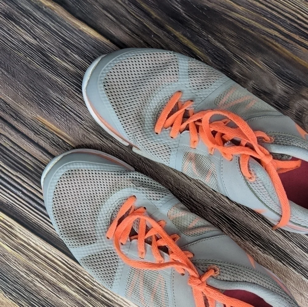Women's 9.5 Nikes